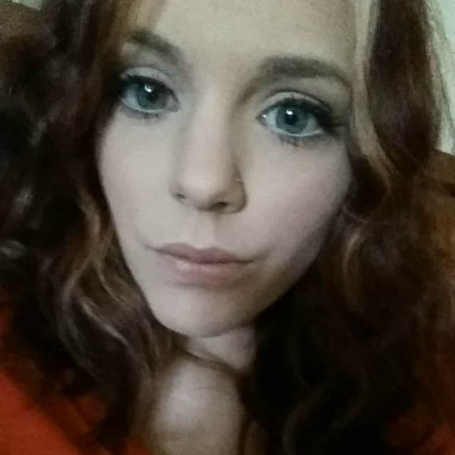 Kiera Wintersのインスタグラム：「#blueeyes #bossbitch #klassykiera #winterswild #mamalife #proudmama #happiness #red #younique #newmakeup」