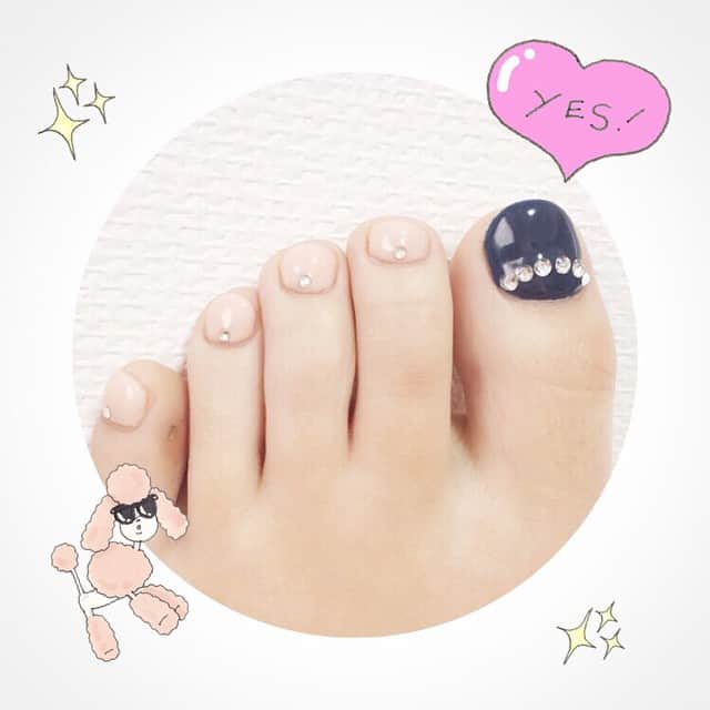江頭ひなたさんのインスタグラム写真 - (江頭ひなたInstagram)「フットネイルはシンプルにネイビー×ベージュ💗 #nail #nailart #ネイル #パラジェル #손톱 #네일아트 #美甲 #钉子 #Kuku #เล็บ#nailstaglam #me#girl#manicuremonday#footnail#love #instagood #like #PhotoOfTheDay #instalove #instalike #cute #me #beautiful #pretty #art #nails #nice #lovely #design」1月29日 18時50分 - hinataeto
