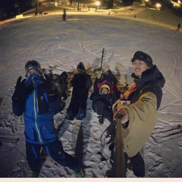佐々木明さんのインスタグラム写真 - (佐々木明Instagram)「Skiing skiing!!! With Masta Simon n Sami-T and Nami san,Sora and Sora's mom!Sooooo fun today! We go to Rusutsu resort tomorrow!! #skilife #mightycrown #Ban_K #sapporo @mastasimon @mightycrown  生粋の道産子スキーヤー小学一年のソラとサイモン君とサミー君は半端ないくらいの飛ばし屋でなまらスキーが巧かった間違いなく明日のルスツでは更にレベルアップするとおもう」1月31日 23時34分 - akiraexploring