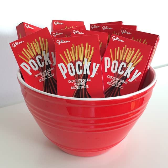 Glico USAのインスタグラム：「Now THIS is a Super BOWL! #pockybowl #superbowl #superbowl2015 #superbowlXLIX #superbowlparty #tailgate #tailgating #partyfood #red #pocky #glico #america #americanfootball #football #snacks #munchies #yummy」