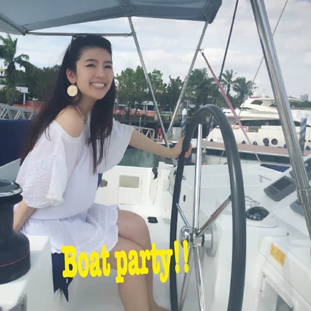 三浦マキのインスタグラム：「Boat party!! 昨日はボートパーティーでした♫ Instagram: lamaki625  #boat #party #fun #good #ootd #cruse #cursing #sunday #sunnyday #happy #partyppl #swinwear #ocean #celeb #life #Boatparty  #ボートパーティー #ビーチ #クルージング #船  #パーティ #人生がParty #シンガポール」