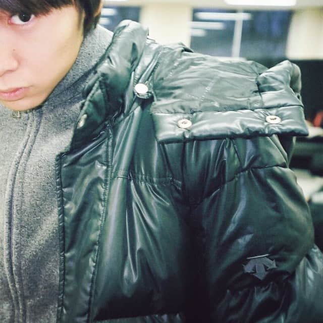 須賀健太のインスタグラム：「さむいよねぇ」