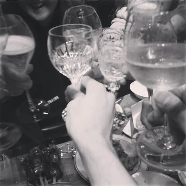 城田優さんのインスタグラム写真 - (城田優Instagram)「祝オールアップ！  プチ打ち上げ楽しかったー（　´∀｀） #結婚に一番近くて遠い女 #お酒美味しす」2月3日 23時26分 - yu_shirota