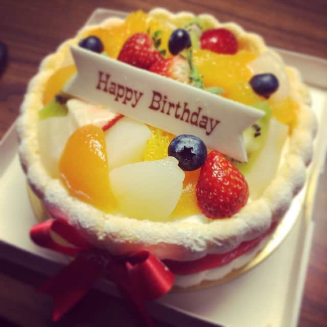 馬淵優佳さんのインスタグラム写真 - (馬淵優佳Instagram)「I just turned 20 yesterday :) #happy#birthday#to#me#cake#20」2月6日 16時31分 - mabu0205