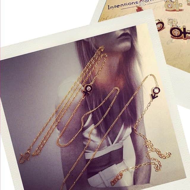 ロージーのインスタグラム：「#JUPITER#Rozy#accessory#love#girl#followme#instafashion#me#fashion#necklace#white#black#mark#resin#cz#marssymbol#Venussymbol#ジュピター#ロージー#アクセサリー#ネックレス#ゴールド#ホワイト#ブラック#レジン#キュービック#マーズ#オス#ヴィーナス#メス」