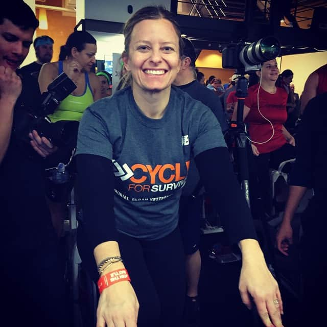 ローレンマーキンさんのインスタグラム写真 - (ローレンマーキンInstagram)「so excited for this ride and this amazing event #cycleforsurvival. @taraelizabethoshea have fun at graybar! xo」3月8日 0時17分 - laurenmerkin