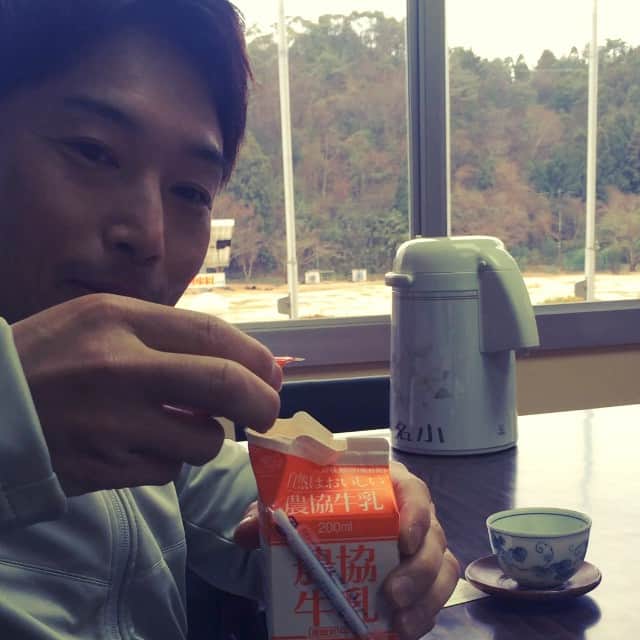 後藤浩輝のインスタグラム：「コーヒー牛乳を作ってみる…シェイクシェイク(^o^)/」