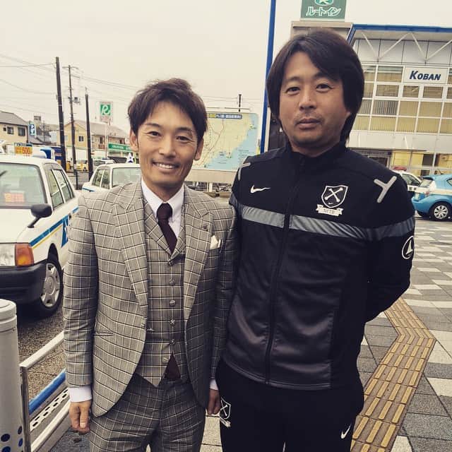 後藤浩輝のインスタグラム：「前半のゲームでサポートしてくれた式田高義さんと駅で記念撮影(^o^)/」