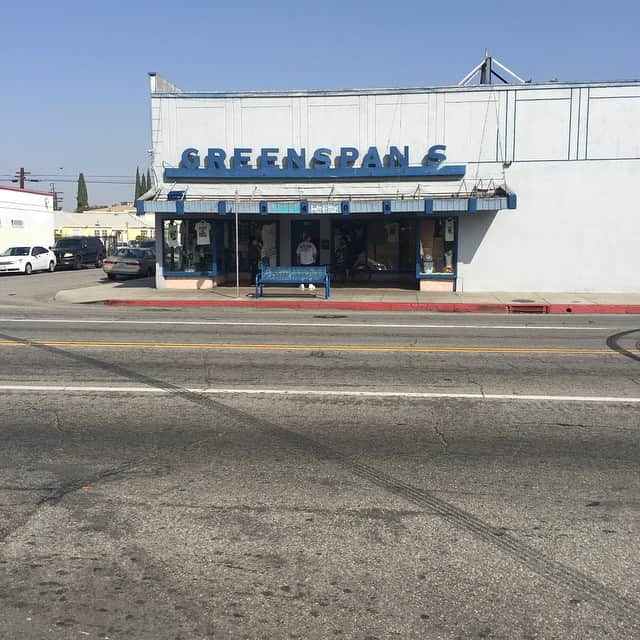 ベンデイビスのインスタグラム：「Visiting an oldie but a goodie. Sorry we missed you guys! #greenspans #bendavis」