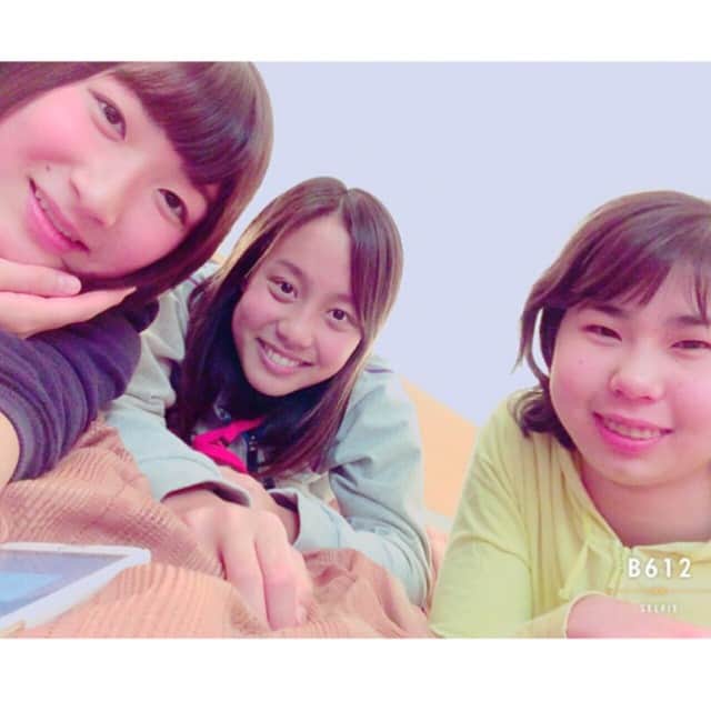 池江璃花子のインスタグラム：「NSW合宿 部屋メンはるな、ゆきのちゃん！楽しい♡ 中2メンバー」