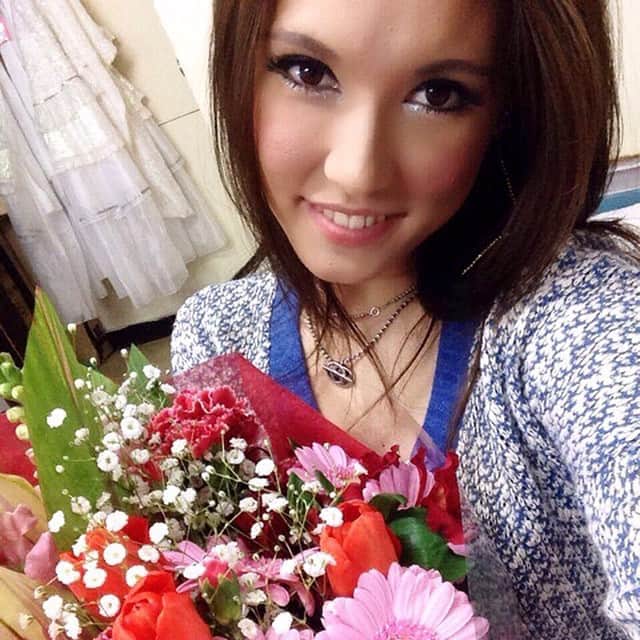 小澤マリアのインスタグラム：「So lucky. Thanks to all my fans always. Kisses from Japan」