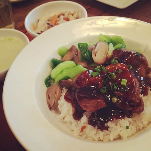 安西こずえのグルメインスタ