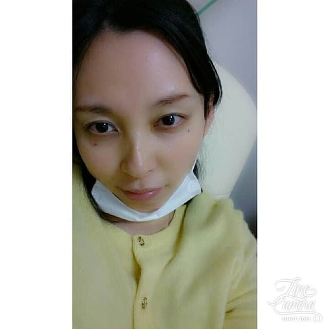 清野紗耶香さんのインスタグラム写真 - (清野紗耶香Instagram)「昨日ついに#おしるし キター！です。おおぅ。。 いよいよ2,3日中に陣痛来るってことか。。ドキドキ！  #前駆陣痛 相変わらず続いてて、もう二週間も😓 昨日の夜は痛みで8回起きたし 今日も10～30分間隔で痛みと張り。 なかなか定期的にならないから、まだってことですよね～？ とりあえずご飯食べて、これからお風呂も入って来ようと思います🙋 なかなかマイペースな子なのかな👼or👿 #陣痛待ち #妊娠11ヶ月 #マタニティ #プレママ #出産間近  #ここまで来たらドンと来いだ！  #linecamera」2月23日 17時06分 - seino_sayaka