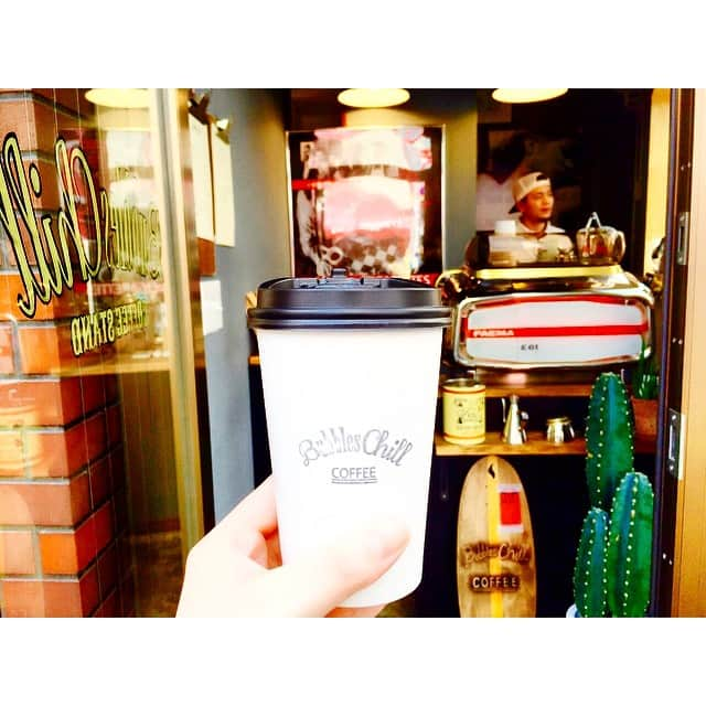 筒泉茉莉花（jasmine ジャスミン）のインスタグラム：「chill .  mahoねぇと大起くんのCoffee shopへ！  chill time ♪  美味しいラテ、ご馳走様でした♡  今日あったかくて、気持ちいい！はぁと  #me #jasmine #jas #ジャスミン #ジャス  #coffee #chill #chilltime #コーヒー #ラテ  #ホワイトラテ #めっちゃ美味しい  #朝から夜までやってます」