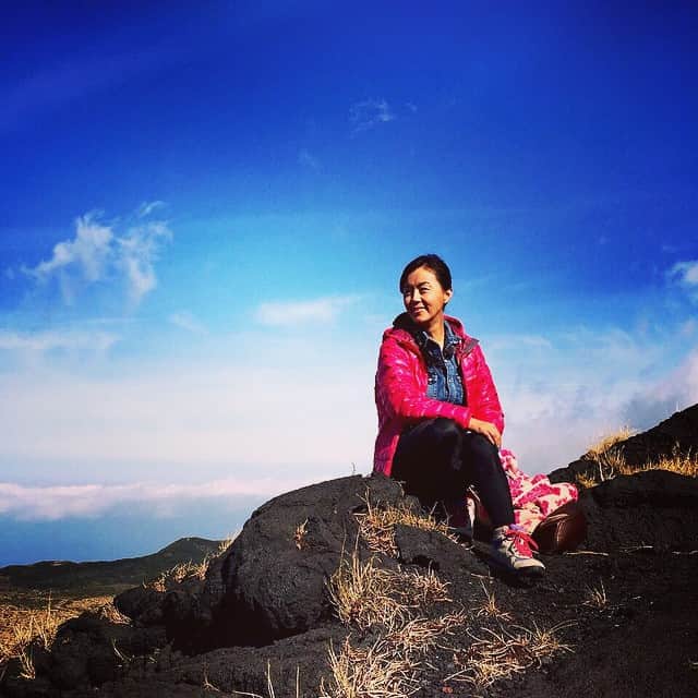 田中律子さんのインスタグラム写真 - (田中律子Instagram)「三原山トレッキング❗️ #oshimaisland#三原山#trekking」2月24日 11時33分 - ri2kotanaka