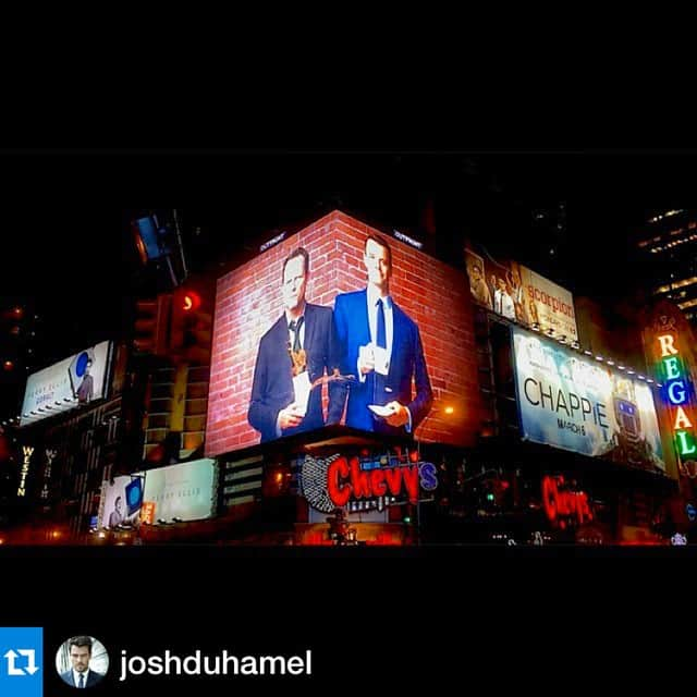 バトル・クリークのインスタグラム：「Hello #TimesSquare #BattleCreek #Regram @joshduhamel」