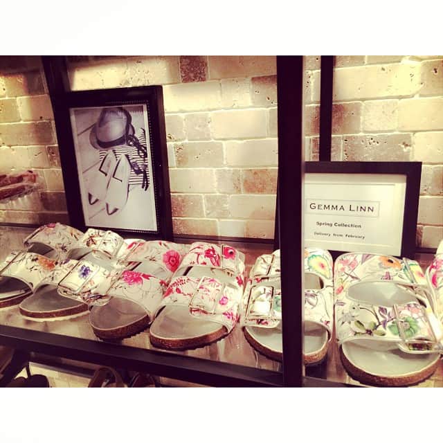 舟山久美子（くみっきー）さんのインスタグラム写真 - (舟山久美子（くみっきー）Instagram)「Daniella&GEMMAの お靴頼んだ♥️ #shoes  #fashiongram」2月26日 17時36分 - kumikofunayama