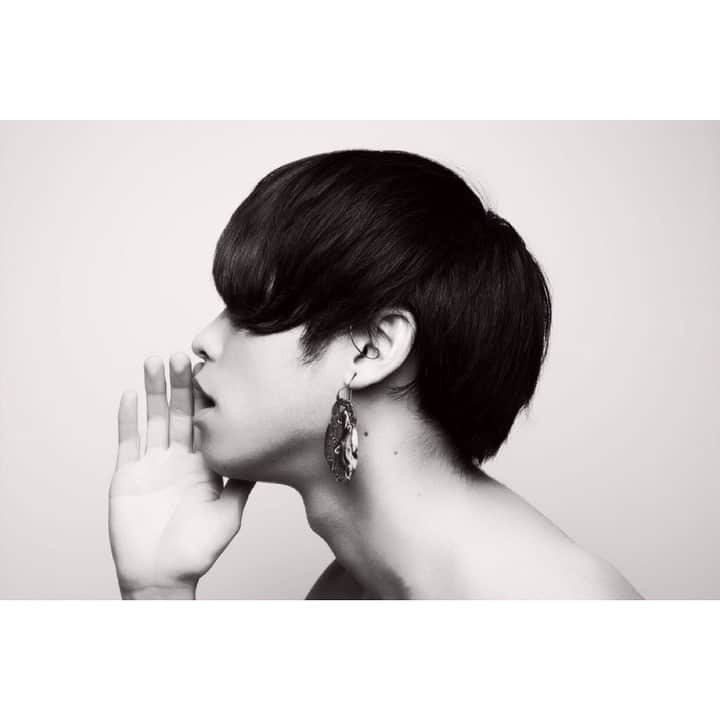 のインスタグラム：「ミミカザリ。  #shinjinakaba #earfran #fashion」